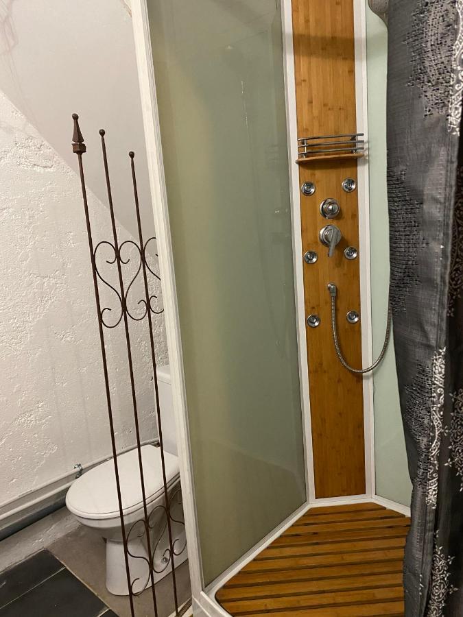 Adorable Gesthouse Avec Parking Gratuit Sur Place. Appartement Le Chene Buitenkant foto
