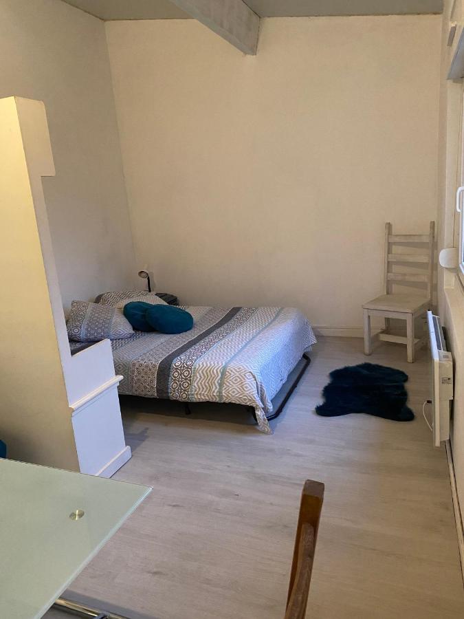 Adorable Gesthouse Avec Parking Gratuit Sur Place. Appartement Le Chene Buitenkant foto