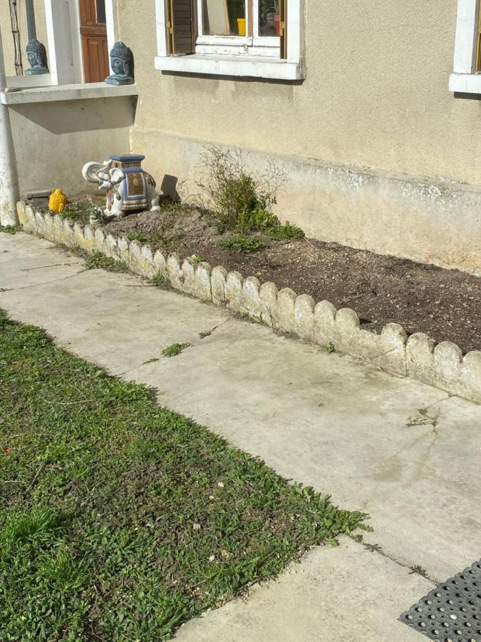 Adorable Gesthouse Avec Parking Gratuit Sur Place. Appartement Le Chene Buitenkant foto